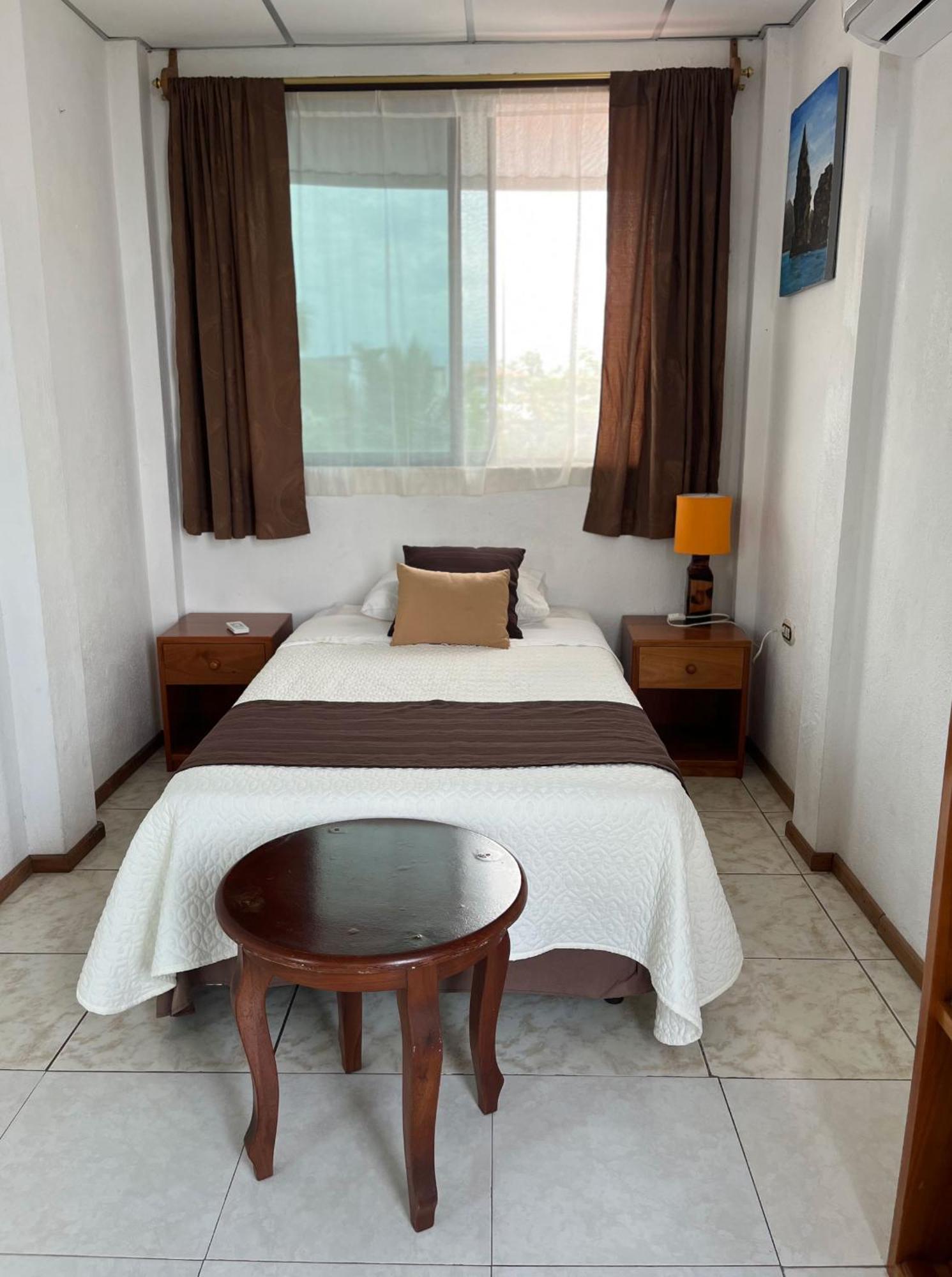 Maytenus Galapagos Puerto Ayora  Ngoại thất bức ảnh
