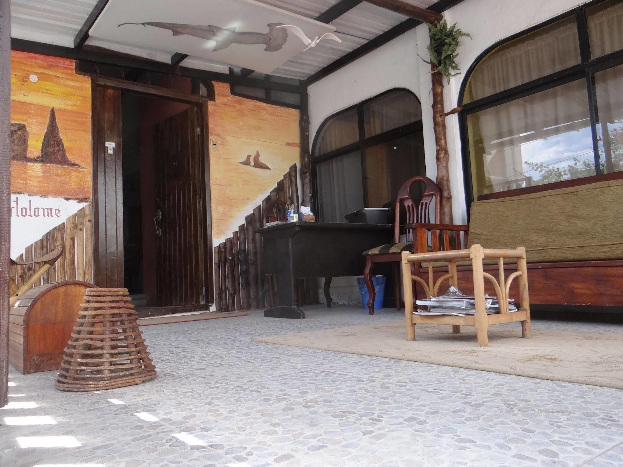 Maytenus Galapagos Puerto Ayora  Ngoại thất bức ảnh