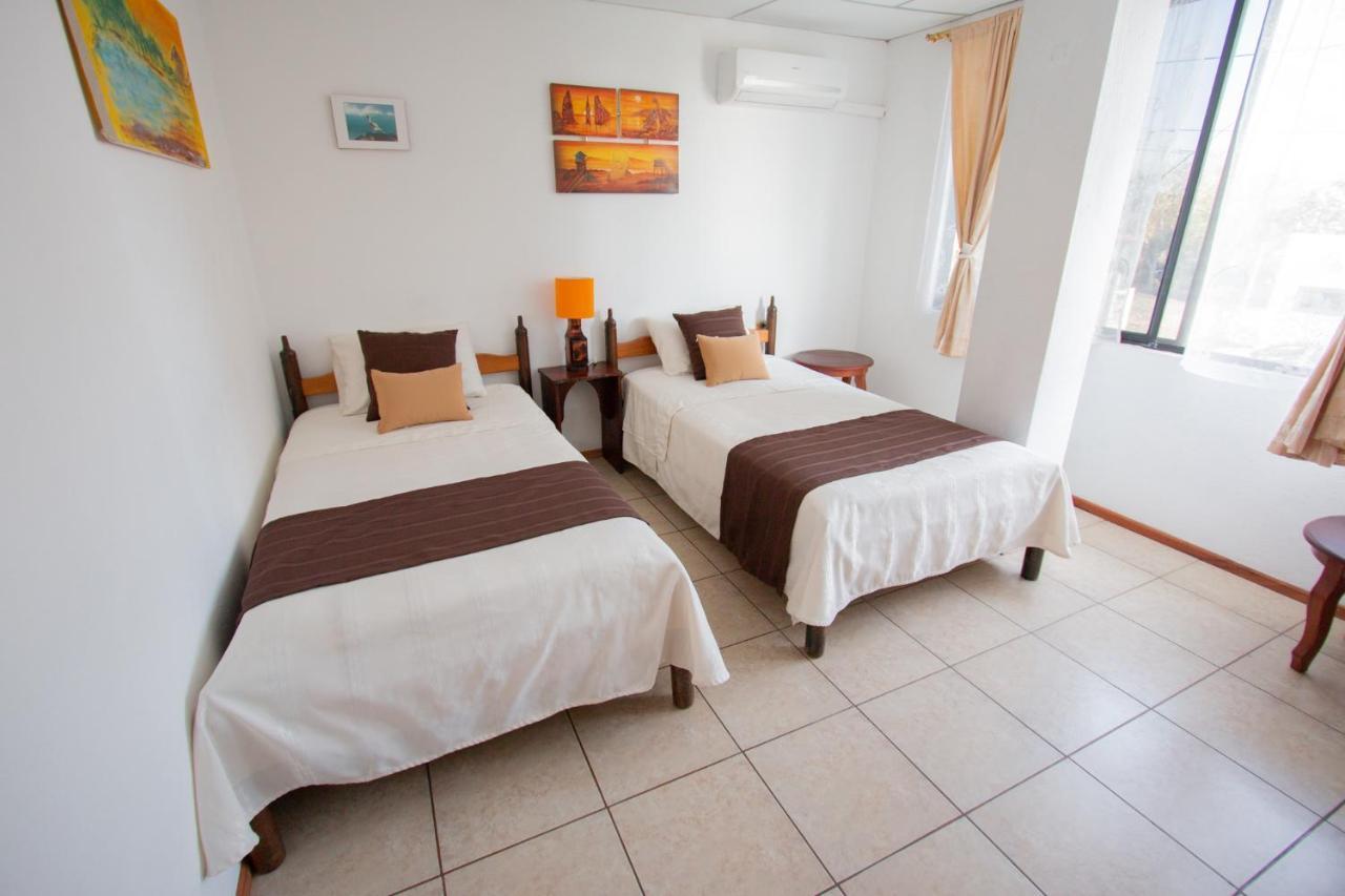 Maytenus Galapagos Puerto Ayora  Ngoại thất bức ảnh