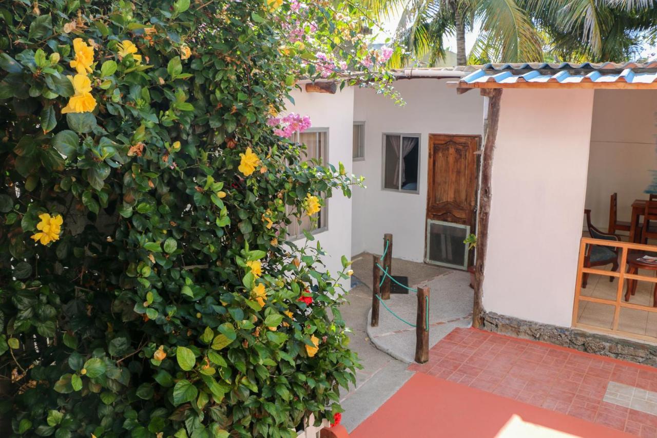 Maytenus Galapagos Puerto Ayora  Ngoại thất bức ảnh